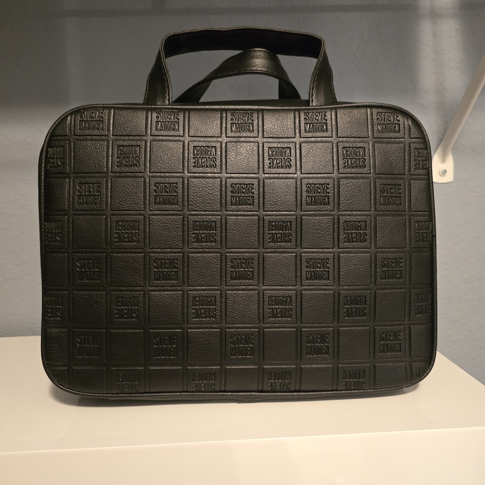 Steve Madden Black Weekender Cosmetic Bag - Picture 4 of 6